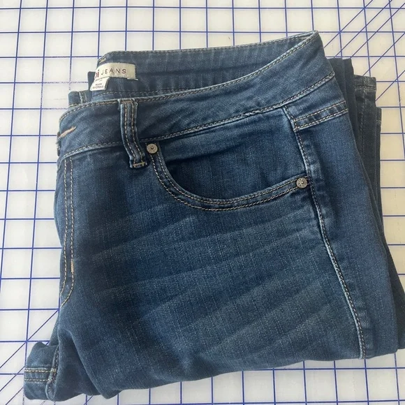 CAbi Women's Bootcut Leg Blue Jeans - Picture 9 of 16